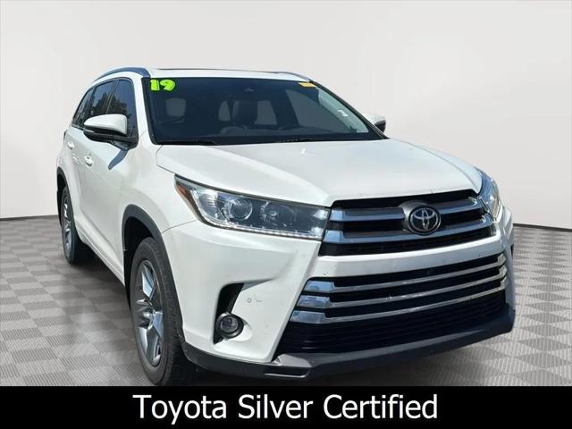 2019 Toyota Highlander Limited Platinum for sale in Kansas City, KS