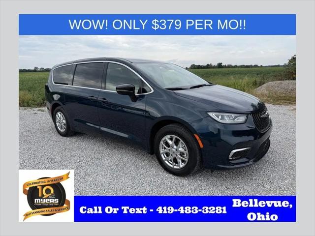 2025 Chrysler Pacifica Select for sale in Bellevue, OH
