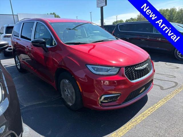 2024 Chrysler Pacifica Touring L for sale in Merrill, WI