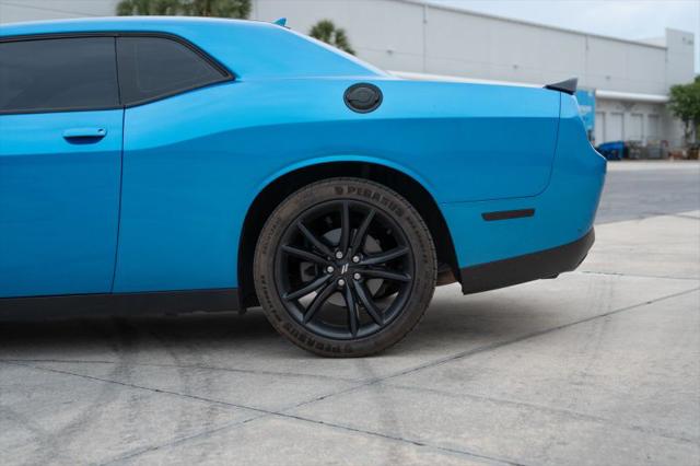 2018 Dodge Challenger SXT Plus
