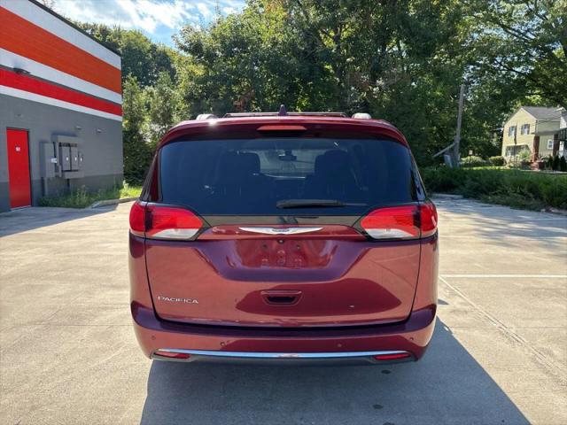 2017 Chrysler Pacifica Touring-L