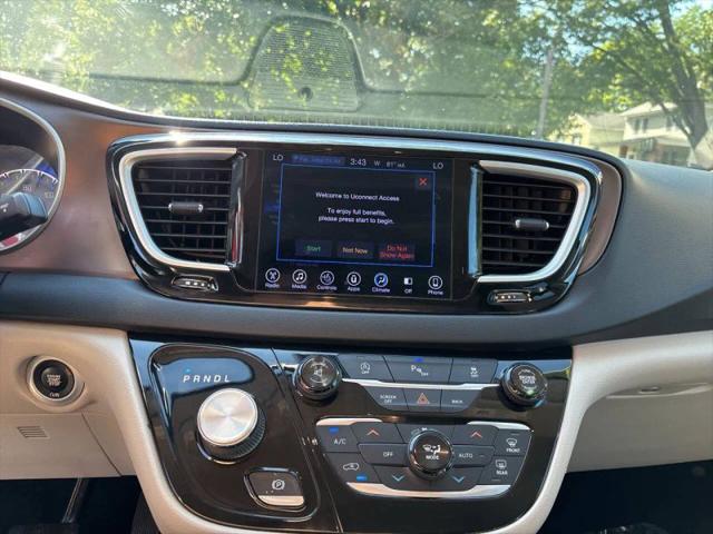 2017 Chrysler Pacifica Touring-L
