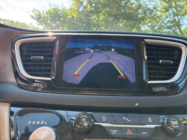2017 Chrysler Pacifica Touring-L