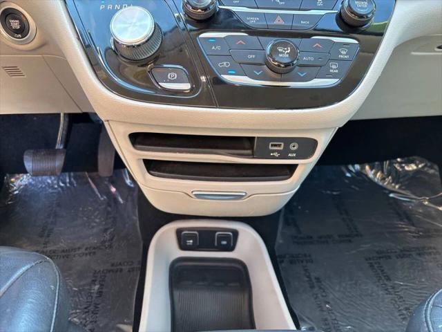 2017 Chrysler Pacifica Touring-L