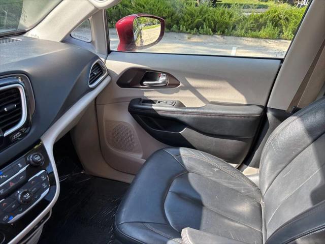 2017 Chrysler Pacifica Touring-L