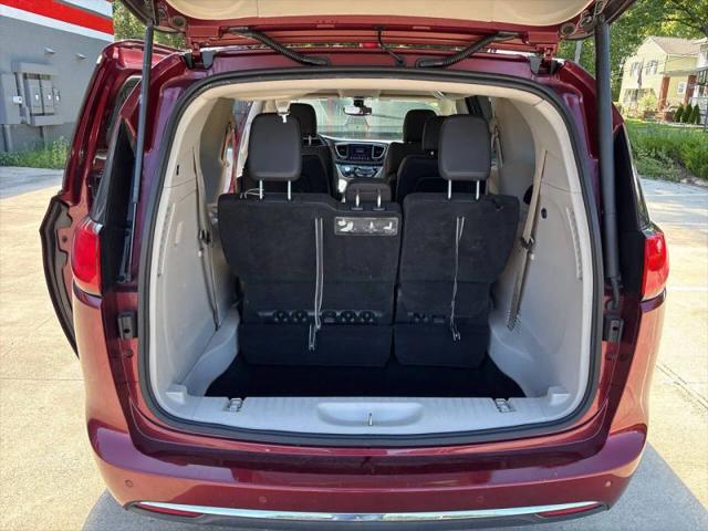 2017 Chrysler Pacifica Touring-L