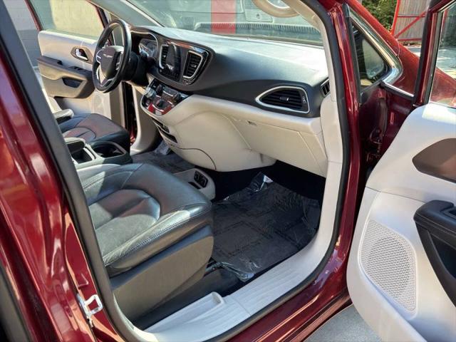 2017 Chrysler Pacifica Touring-L