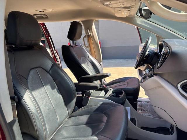 2017 Chrysler Pacifica Touring-L