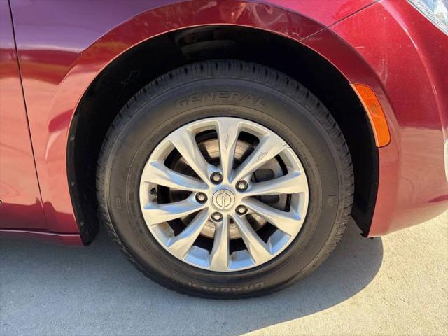 2017 Chrysler Pacifica Touring-L
