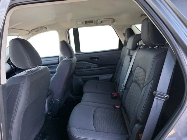 2025 Nissan Pathfinder S FWD