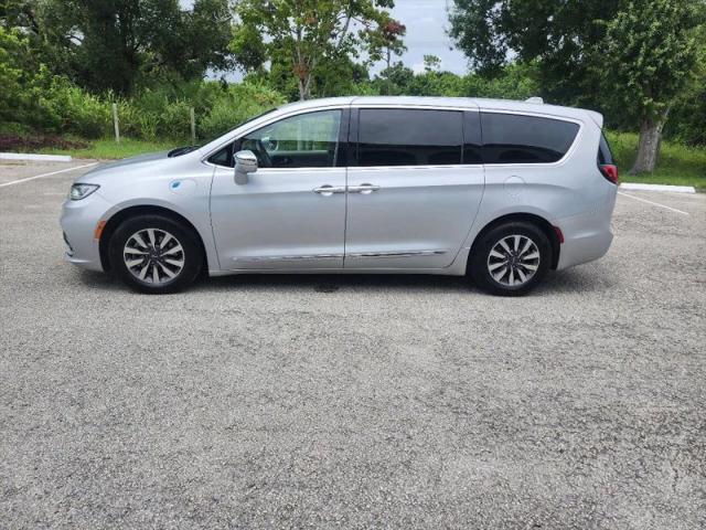 2022 Chrysler Pacifica Hybrid Limited for sale in Vero Beach, FL