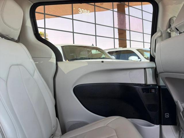 2017 Chrysler Pacifica Touring-L