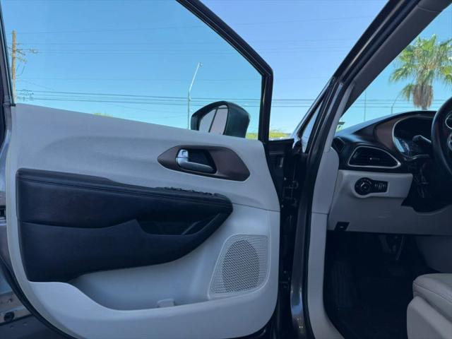 2017 Chrysler Pacifica Touring-L