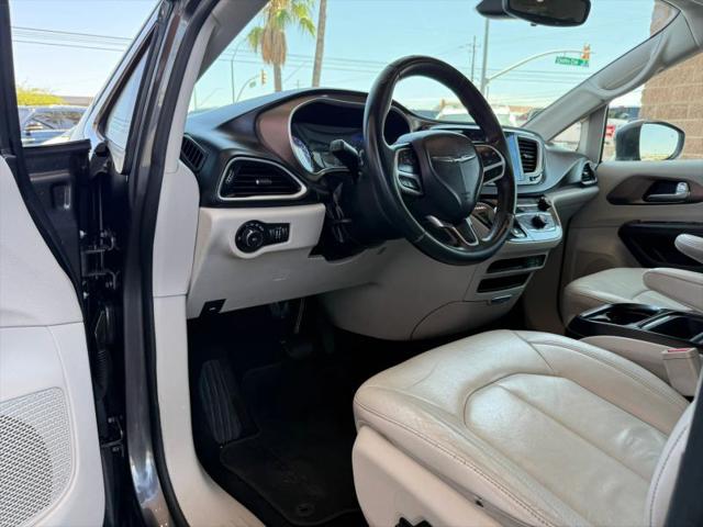 2017 Chrysler Pacifica Touring-L