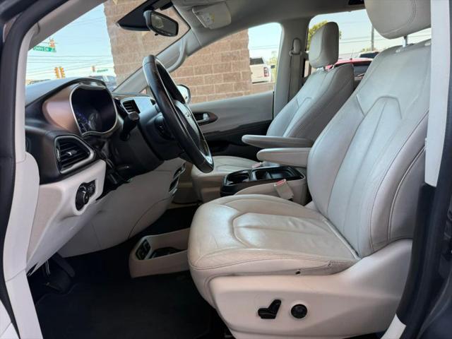 2017 Chrysler Pacifica Touring-L