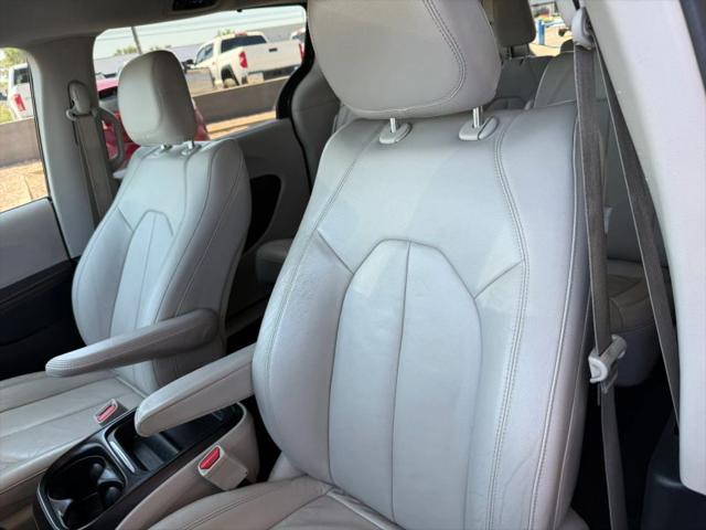2017 Chrysler Pacifica Touring-L