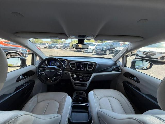 2017 Chrysler Pacifica Touring-L