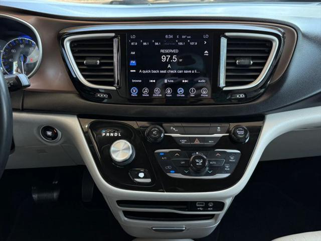 2017 Chrysler Pacifica Touring-L