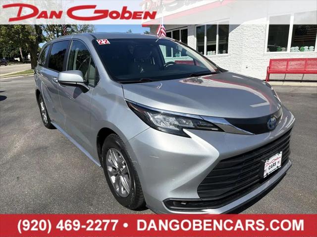 2022 Toyota Sienna LE for sale in Green bay, WI