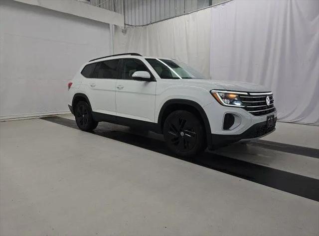 2024 Volkswagen Atlas 2.0T SE w/Technology for sale in Sheboygan, WI