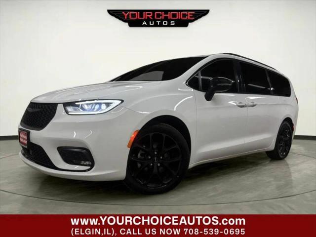 2024 Chrysler Pacifica Touring L for sale in Elgin, IL