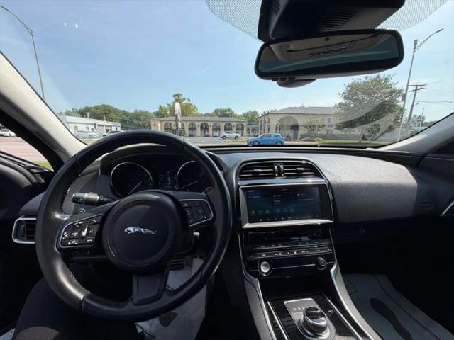 2017 Jaguar XE 25t Prestige