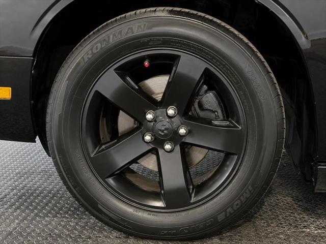 2009 Dodge Challenger SE