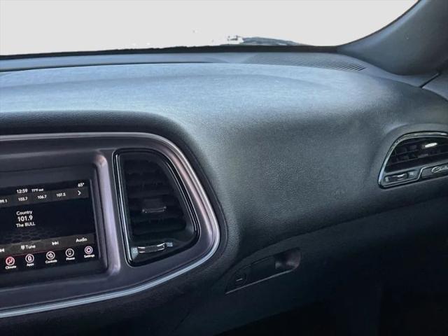 2022 Dodge Challenger SXT AWD