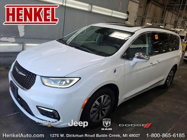 2022 Chrysler Pacifica Hybrid Limited for sale in Battle Creek, MI