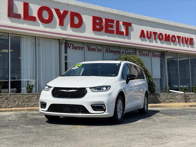 2024 Chrysler Pacifica Touring L for sale in Eldon, MO