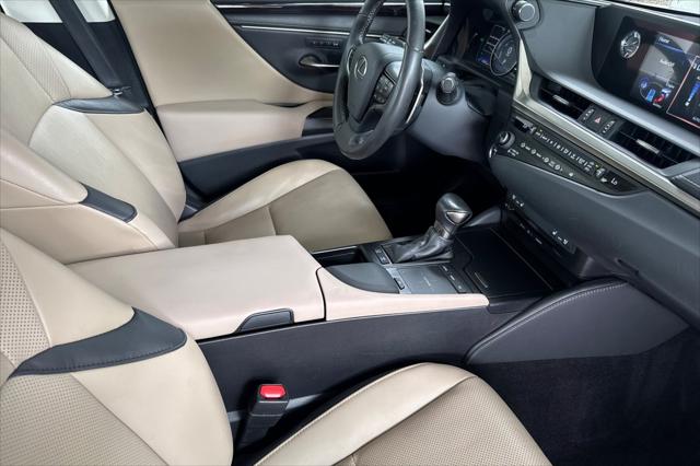 2020 Lexus ES 300h 300h