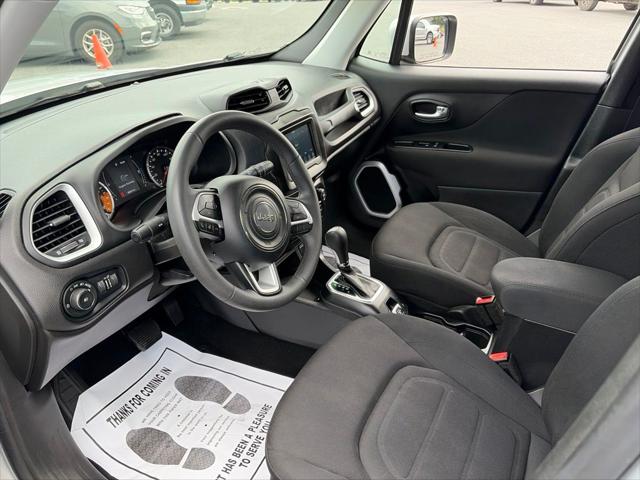 2018 Jeep Renegade Latitude FWD 2018 Jeep Renegade Latitude FWD