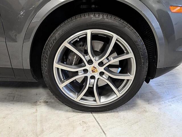 2023 Porsche Cayenne Platinum Edition