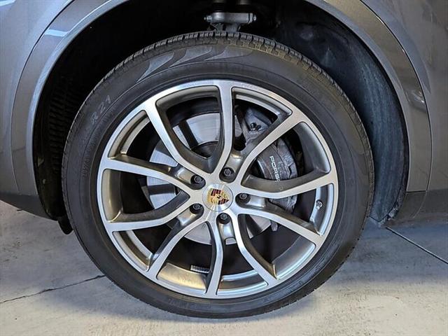 2023 Porsche Cayenne Platinum Edition