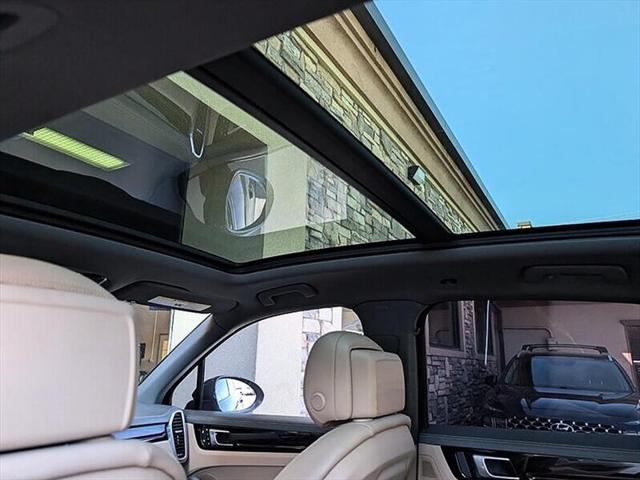 2023 Porsche Cayenne Platinum Edition