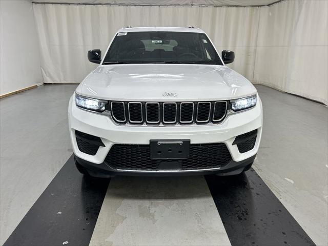 2026 Jeep Grand Cherokee GRAND CHEROKEE LAREDO X 4X4