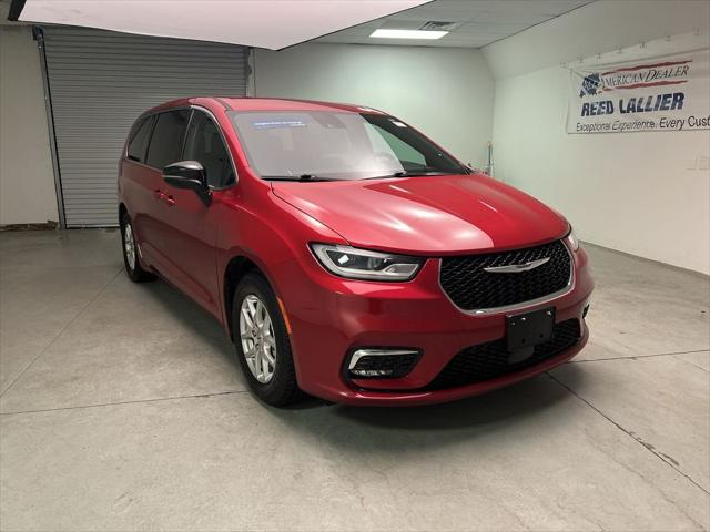 2025 Chrysler Pacifica Select for sale in Fayetteville, NC