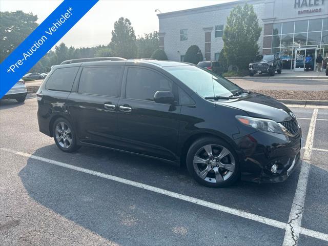 2014 Toyota Sienna SE 8 Passenger for sale in Midlothian, VA