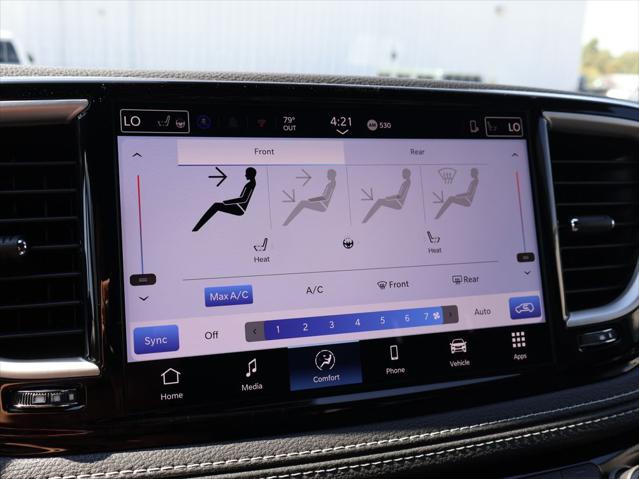 2027 Chrysler Pacifica Select