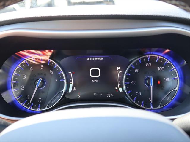 2027 Chrysler Pacifica Select