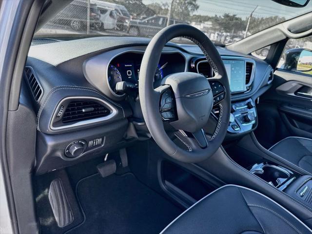 2027 Chrysler Pacifica Limited