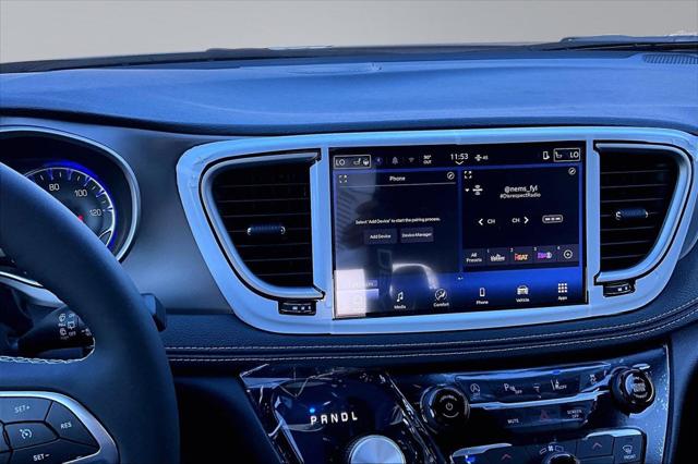 2027 Chrysler Pacifica Select