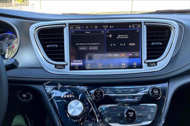 2027 Chrysler Pacifica Select
