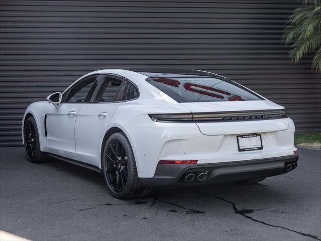 2026 Porsche Panamera 4