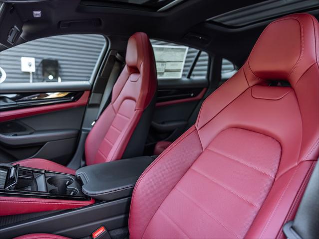2026 Porsche Panamera 4