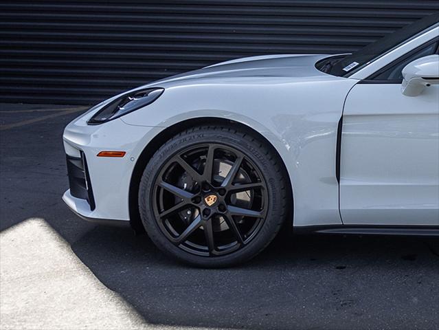 2026 Porsche Panamera 4