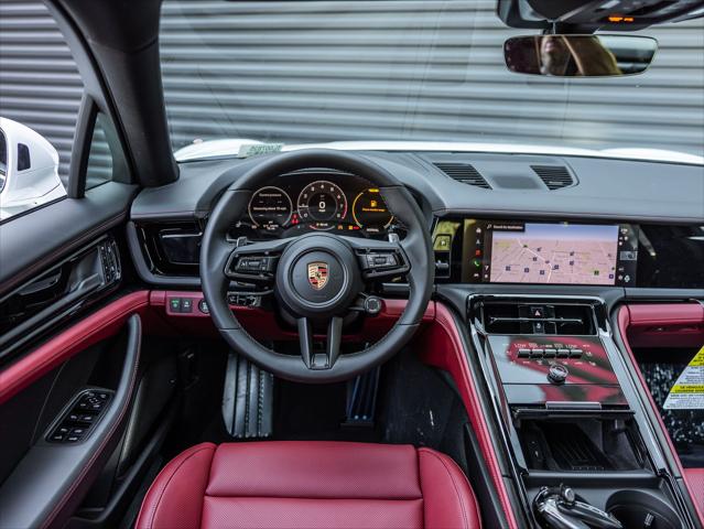 2026 Porsche Panamera 4