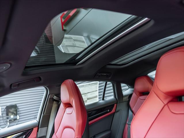 2026 Porsche Panamera 4