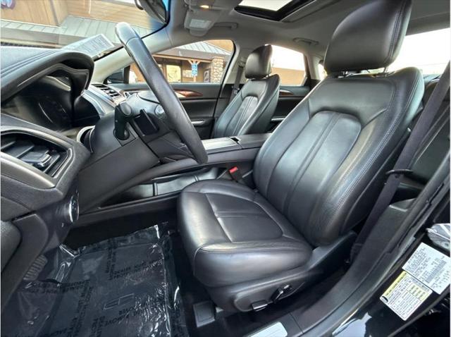 2013 Lincoln MKZ Sedan 4D