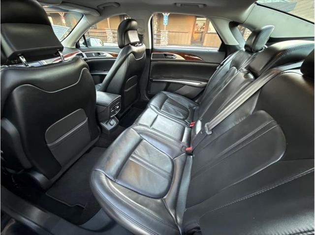 2013 Lincoln MKZ Sedan 4D